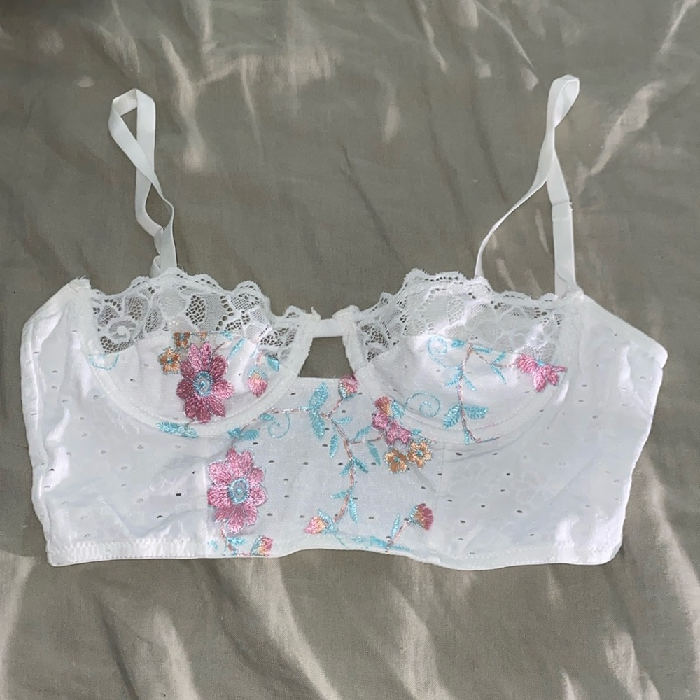floral and lace bra ~ lingerie